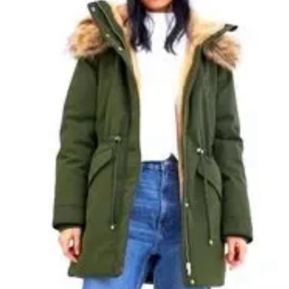 Zara Green Parka Jacket with Faux Fur Hood. XS. Great Condition. Warm. Faux Fur